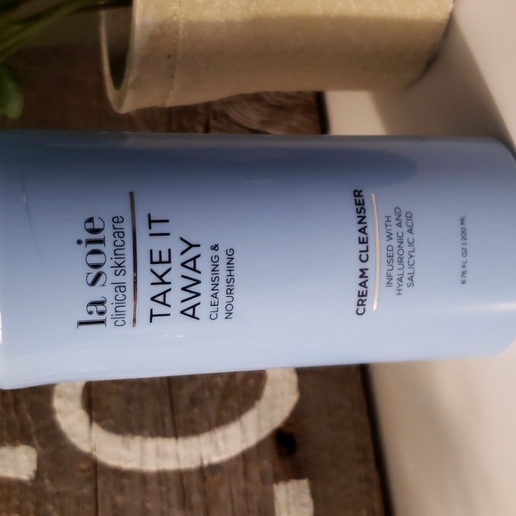 La Soie Take It Away Cream Cleanser. New - Picture 2 of 5